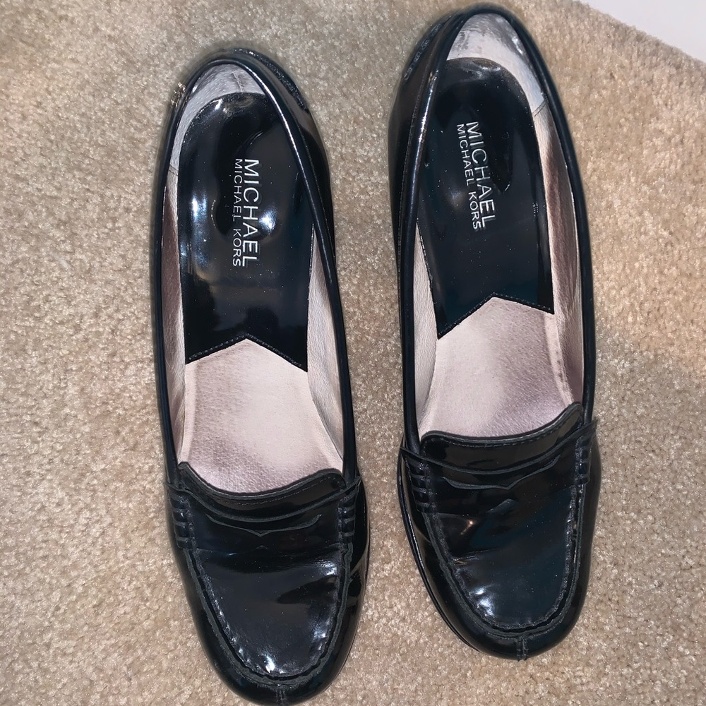 Micheal Kors Black Pumps